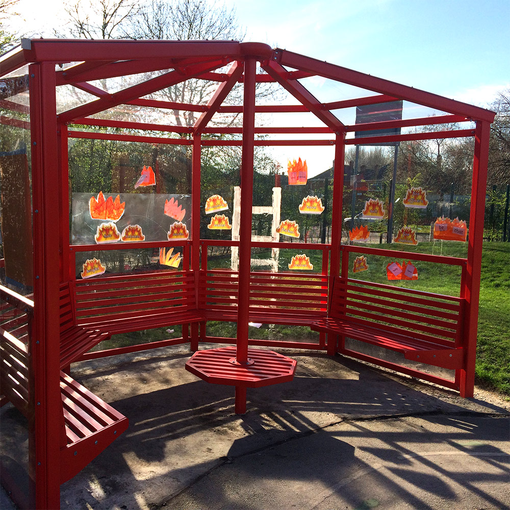 5 Sided Shelter with 5 Seats and Side Panels