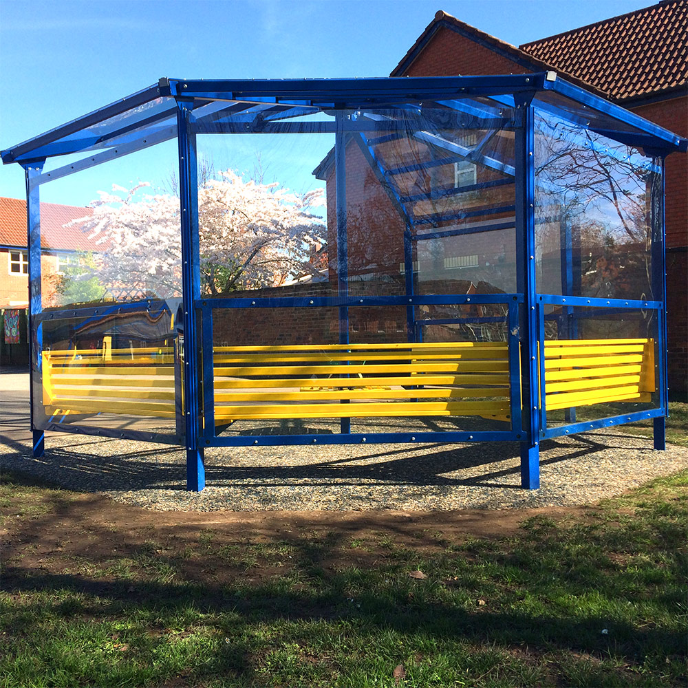 5 Sided Shelter with 5 Seats and Side Panels