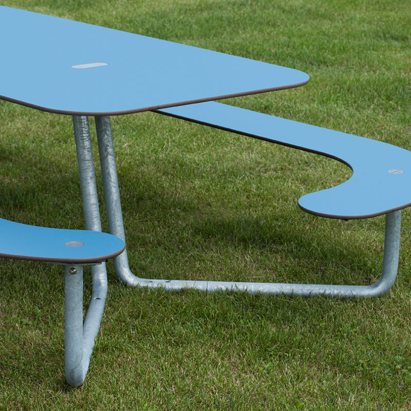 Plateau L Picnic Table